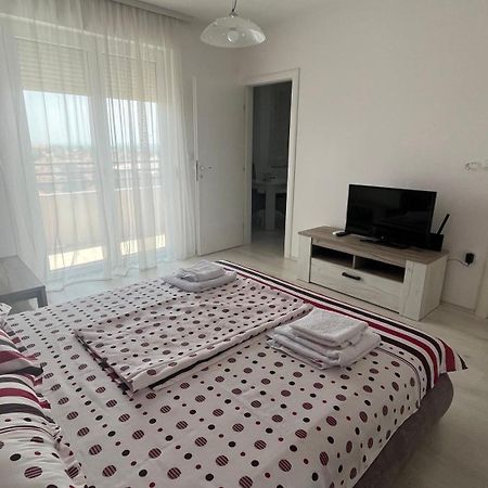 Harmony Relax Lejlighed Paraćin Eksteriør billede