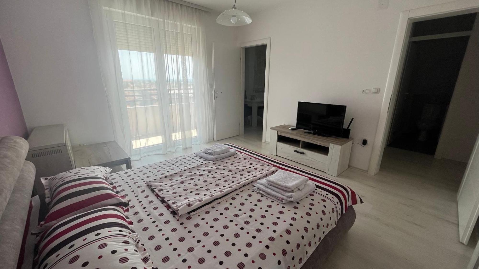 Harmony Relax Lejlighed Paraćin Eksteriør billede